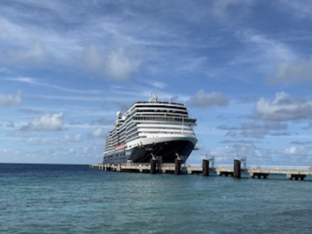 Several cruise ships where we were